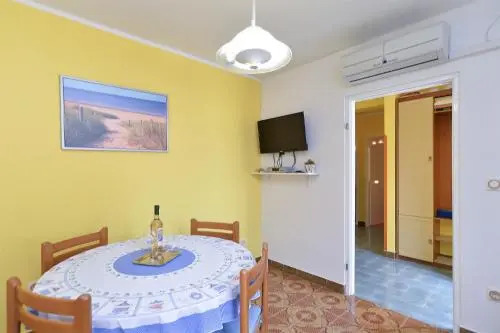 Apartment Violeta 745