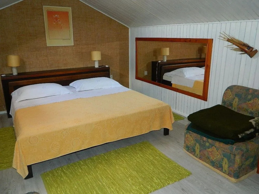 Apartments and Rooms Darinka