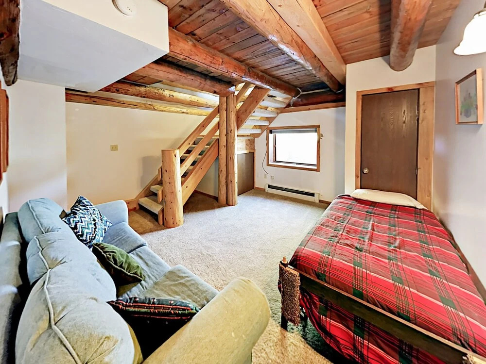 Wildernest Home 6 Bedrooms 3.5 Bathrooms Home