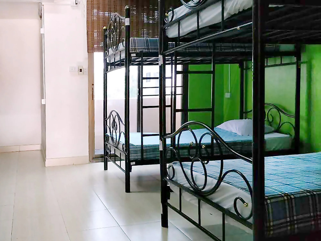OYO 985 The Twins Hostel