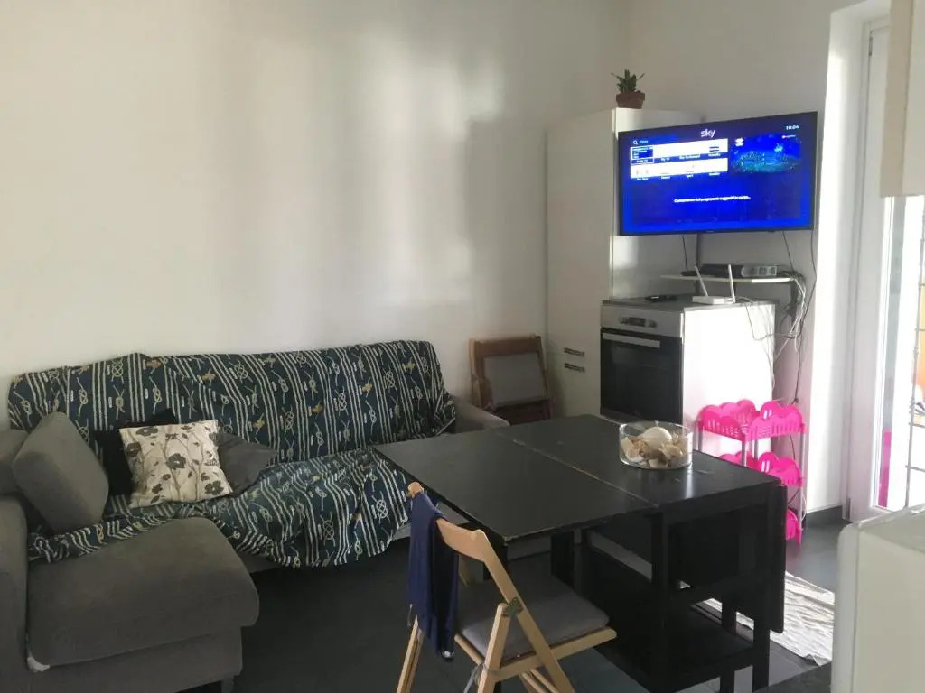 2 bedrooms appartement with enclosed garden and wifi at Cioccatelli 1 km away from the beach