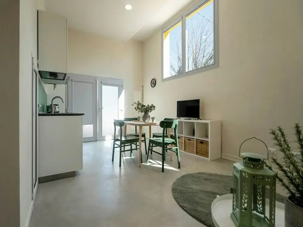 Room-charming Guest Room in Frassino wit
