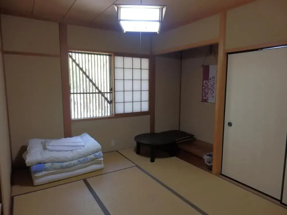 Yuwaku Guesthouse - Hostel