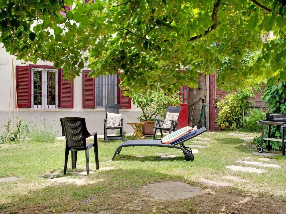 Holiday home in Asti with a lovely hill view from the garden