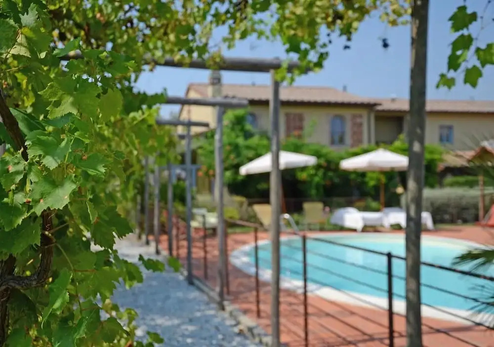 GuestHost - Residence La Mandolata Apartments W Pool & Parking
