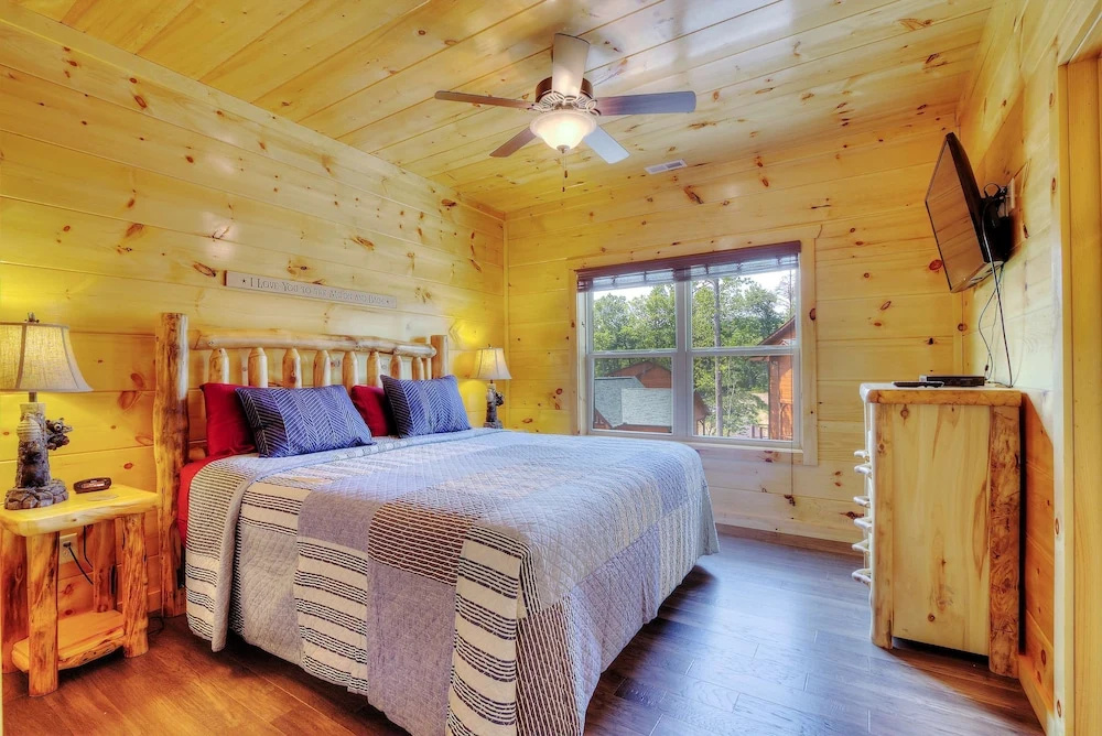 New 5K Suites Hot Tub Game Room Near Gsmnp