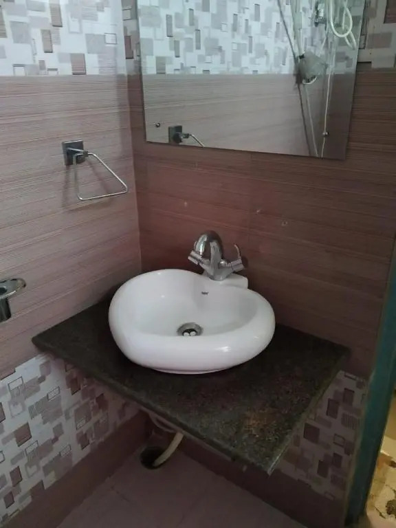 Zero Mile Rooms