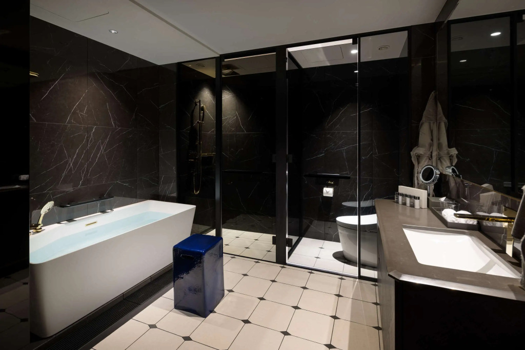 BELLUSTAR TOKYO, A Pan Pacific Hotel