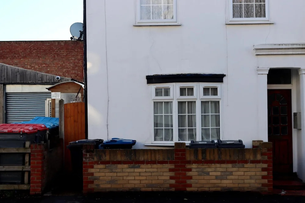 Cosy Entire 3-bed House With Garden and Fast Wifi