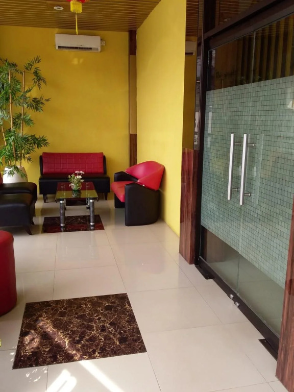 OYO 178 Denata B&B