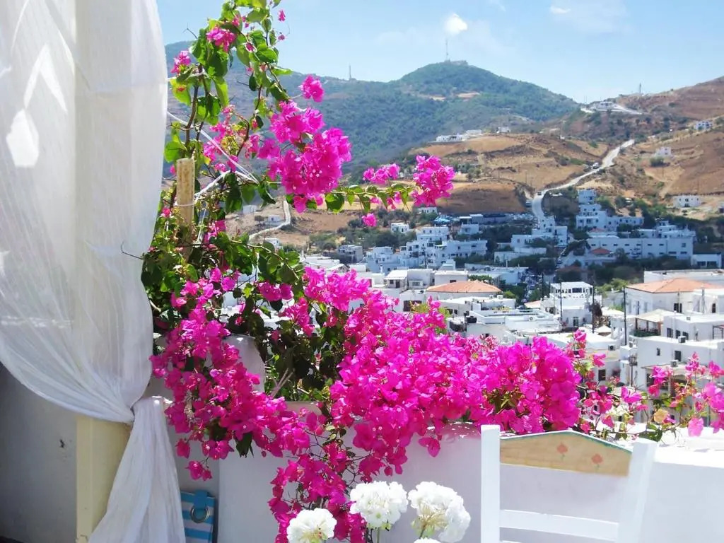 One bedroom house with city view furnished terrace and wifi at Skyros 4 km away from the beach
