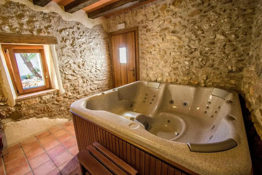 Catalunya Casas Captivating Villa in the Vineyard close to Sitges