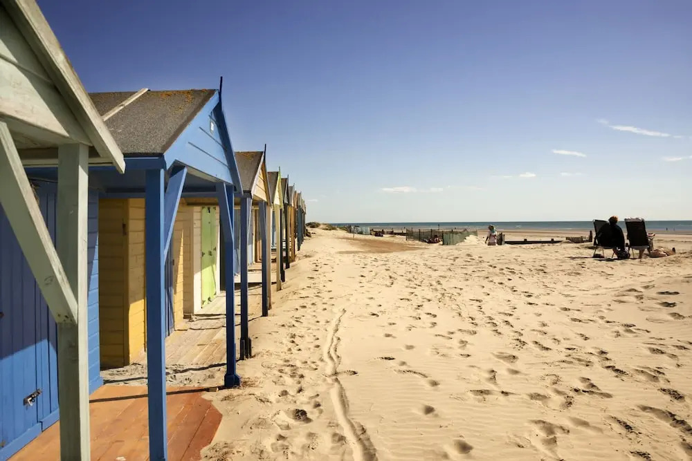 Beautifully Refurbished 4-bed Beachside Retreat