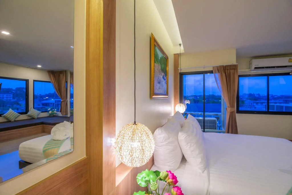 Pura Nakhon Hotel