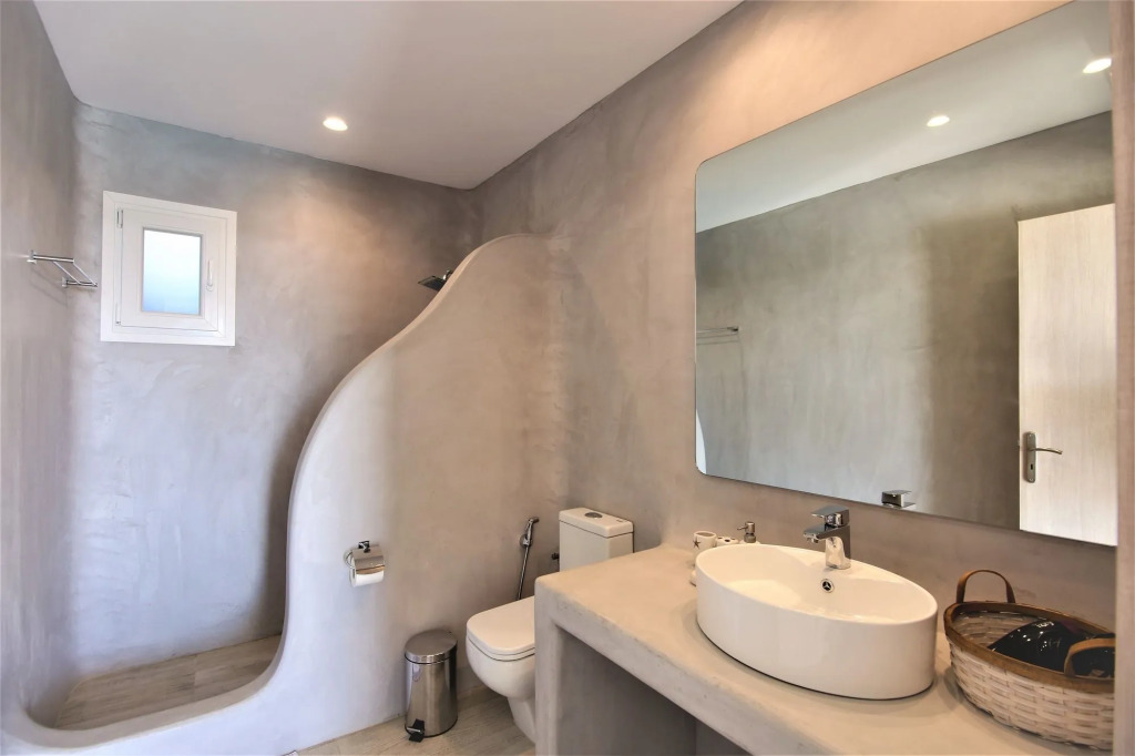 Evi Suites & Villas