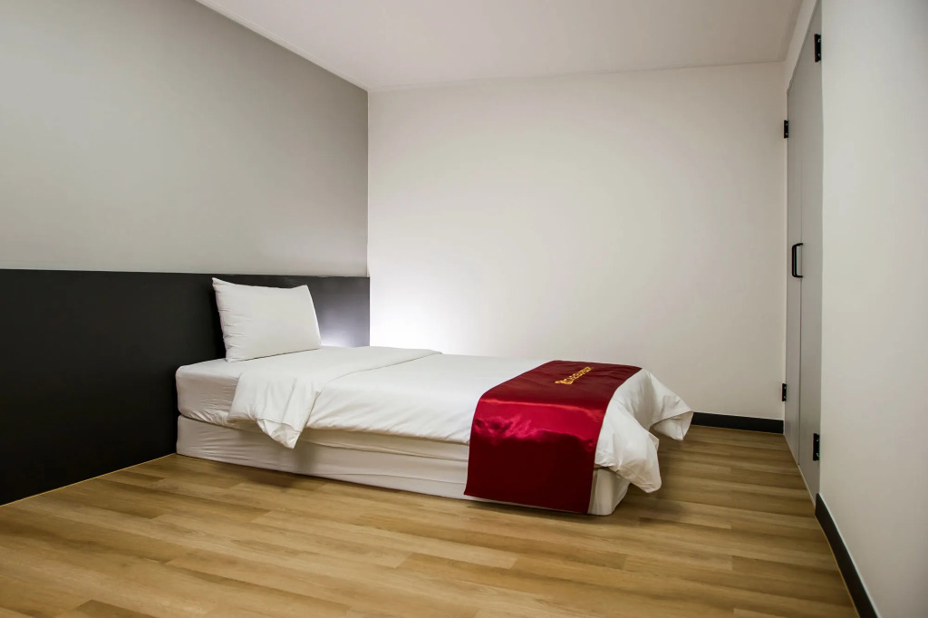 Whinstone Hotel & Resort