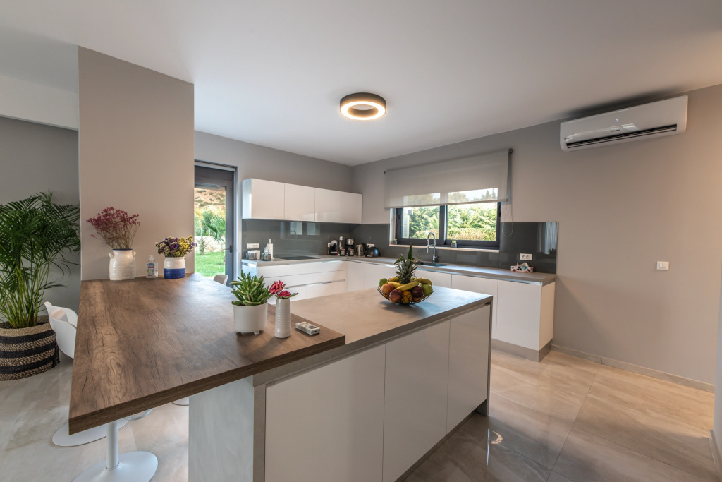 Brand new Luxury Villa With Private Heated Pool