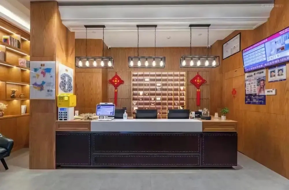 Super 8 Hotel