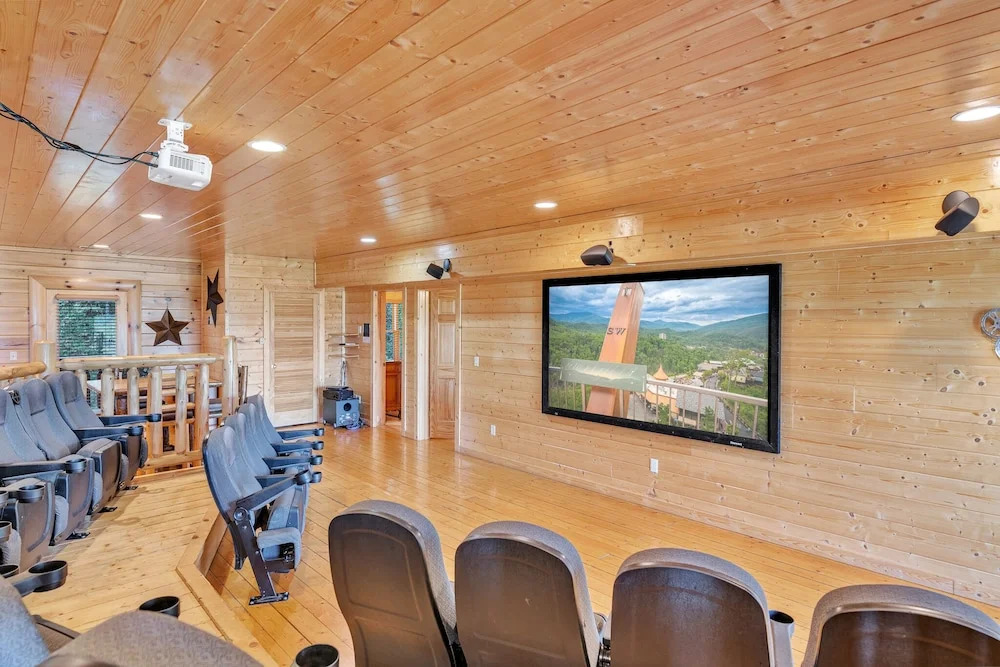 Cabin w/ Theater, Games & Hot Tub! Sleeps 30!