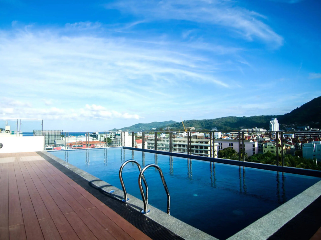Отель Centro One Patong