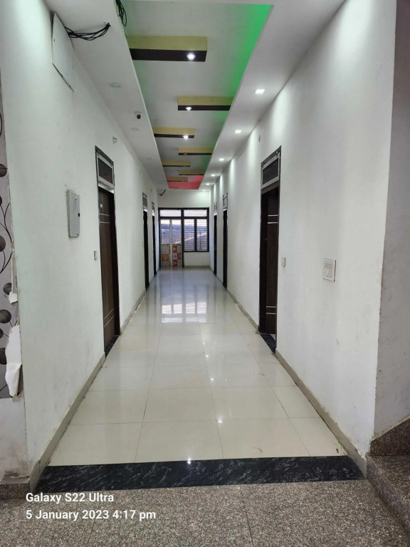 OYO 80681B City Palace