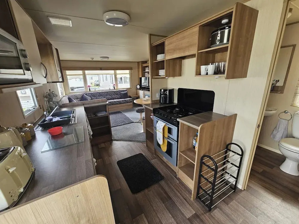 Ty Mawr Chalet Sleeps 6 With Fireplace