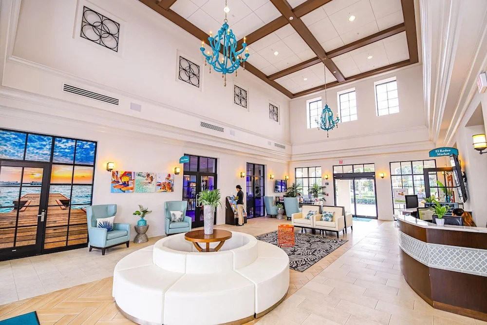 Amazing New TownHome 5 Bdr 4,5 Bath with Pvt Pool and Access to Clubhouse,15min from Disney