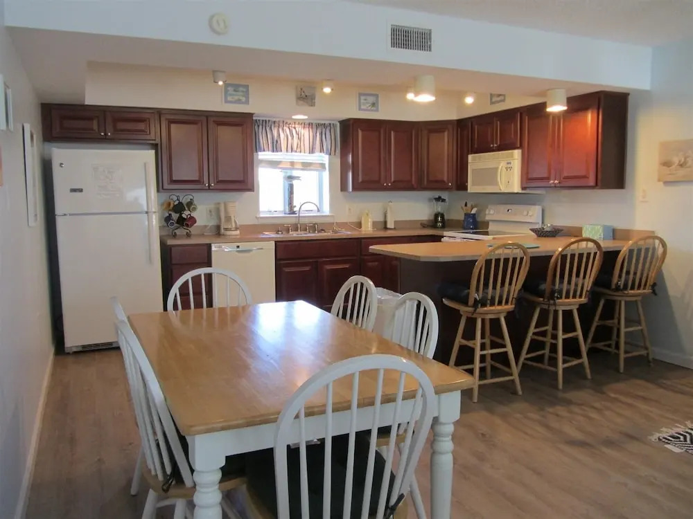 Horizontal In Hatteras 2 Bedroom Condo
