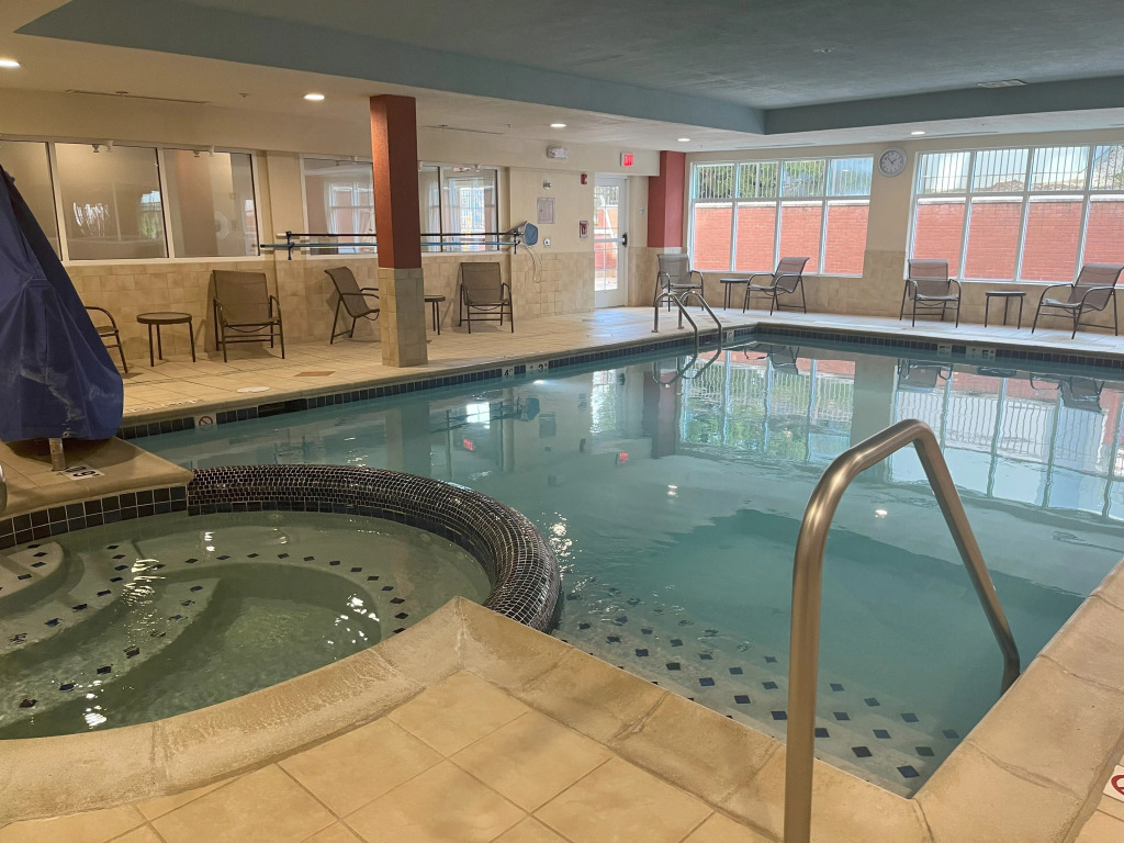 Holiday Inn Express Hotel & Suites Grand Rapids-North by IHG