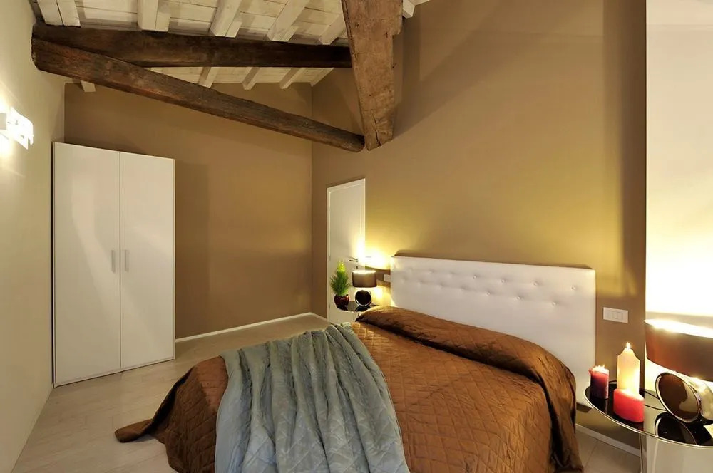 Lovely Canal View Apartment