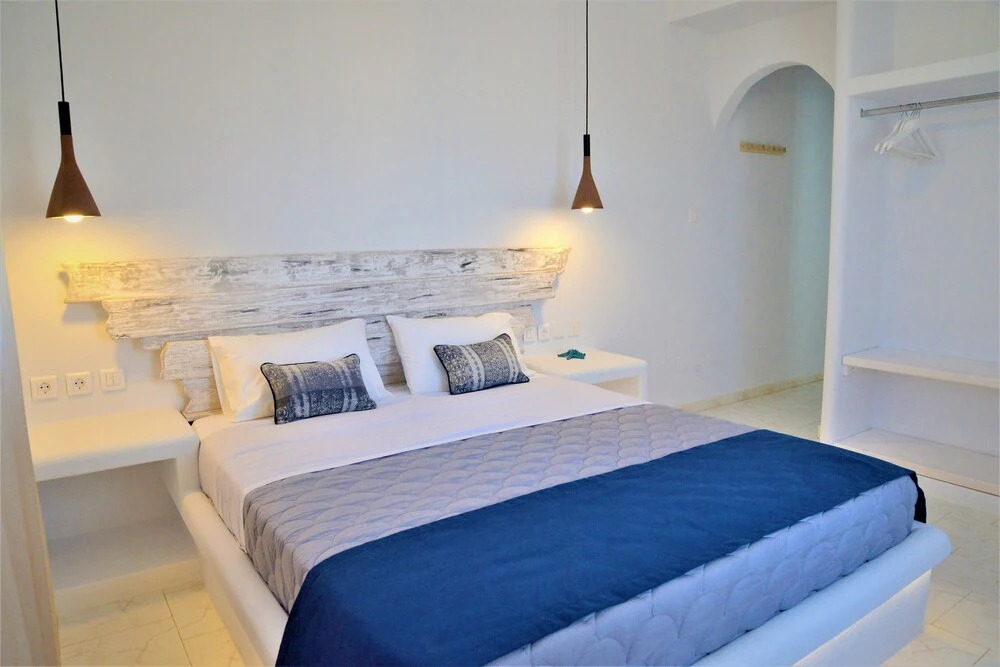 Moraitis Studios 1