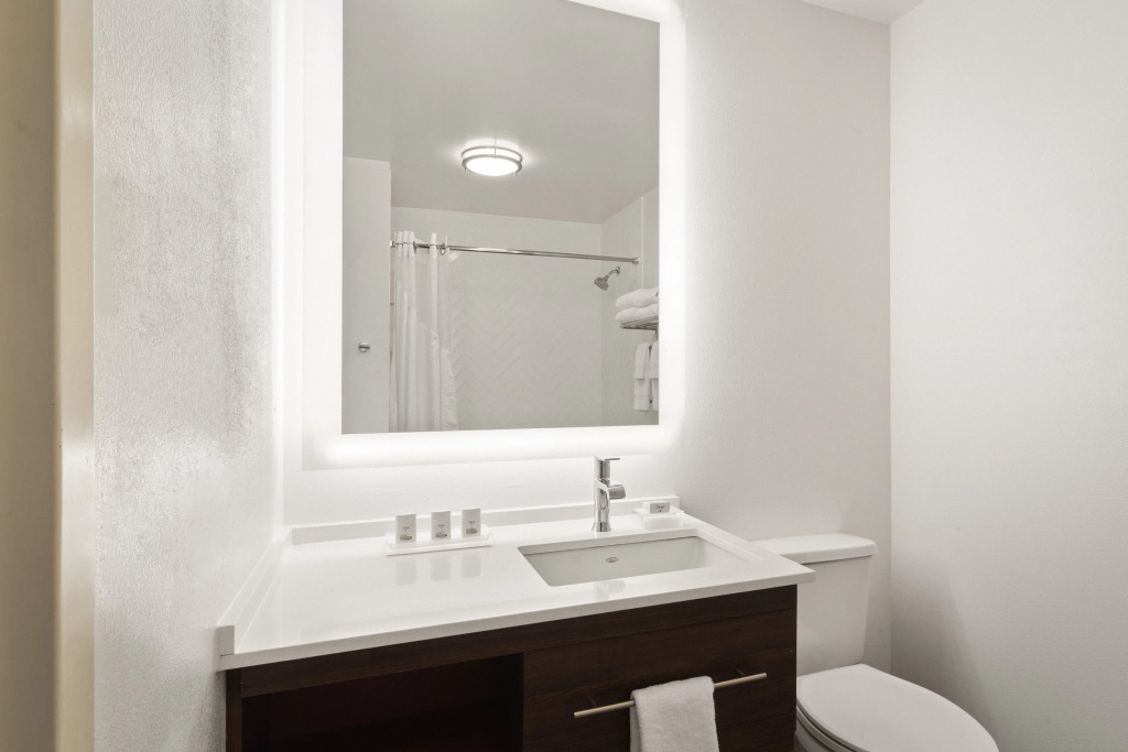 Holiday Inn & Suites Bothell an IHG Hotel