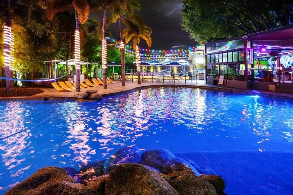 Gilligans Hotel & Resort Cairns