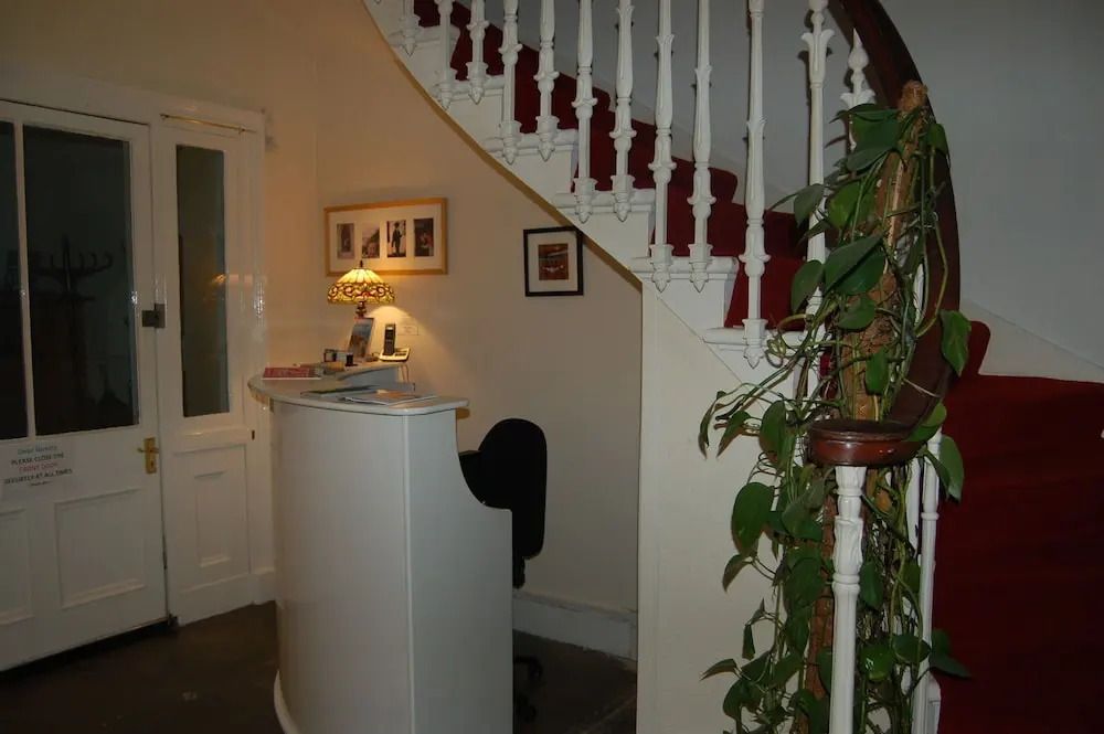 Emmaus Guest House Edinburgh