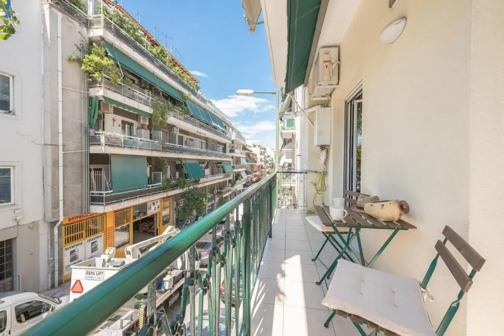 Stylish 2BDR Apt by Acropolis
