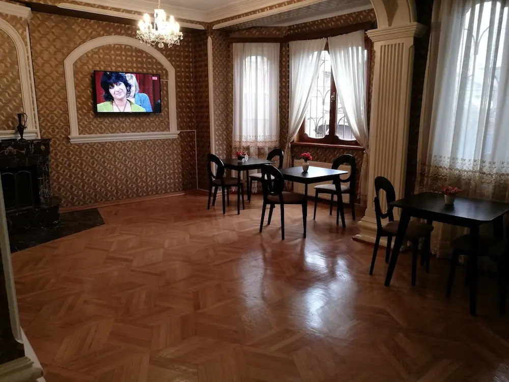 Grand Nova Hotel