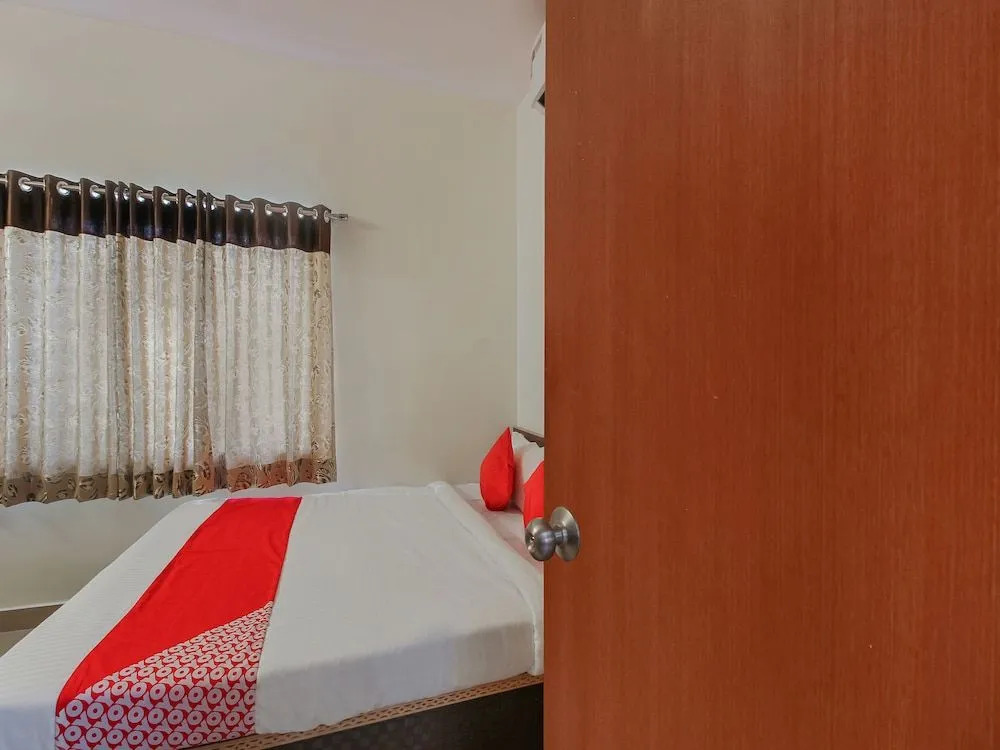 Oyo 24783 Mishra Residency