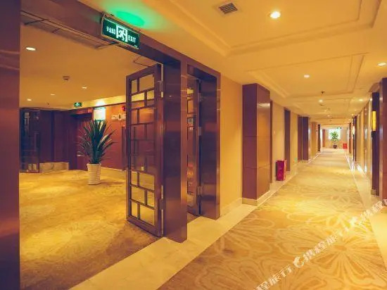Longwei Hotel
