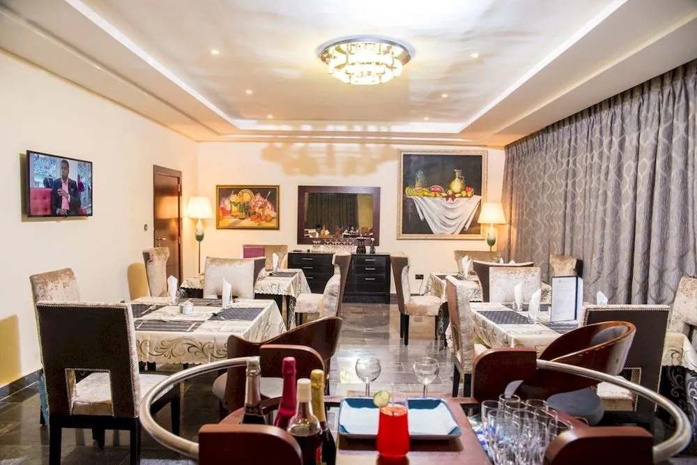 Vynedresa Hotel