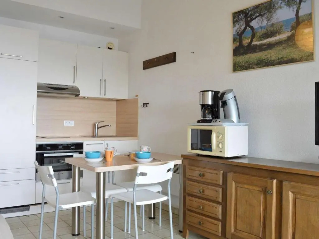 Appartement Cap d'Agde, 2 pièces, 4 personnes - FR-1-249-83