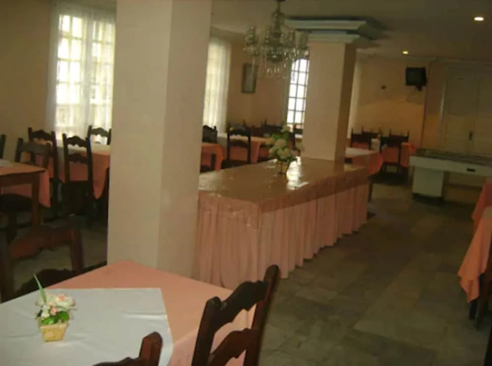 Reinales Plaza Hotel
