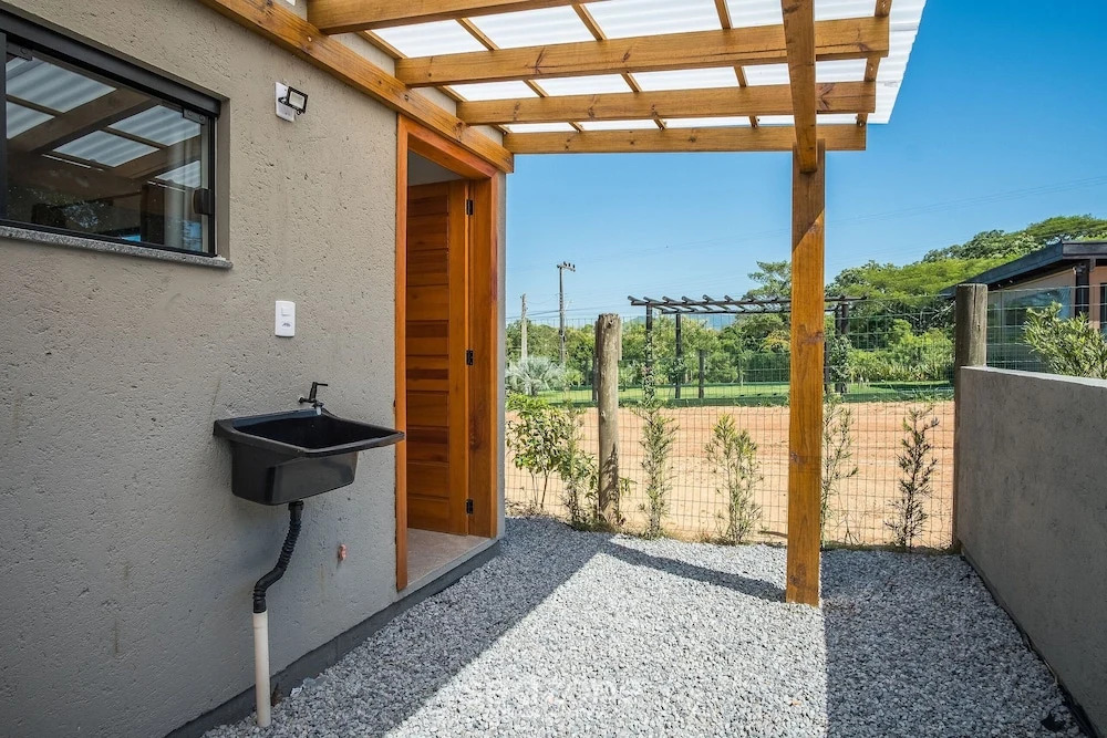 House w/ Suite and BBQ Grill in Imbituba Psl0002