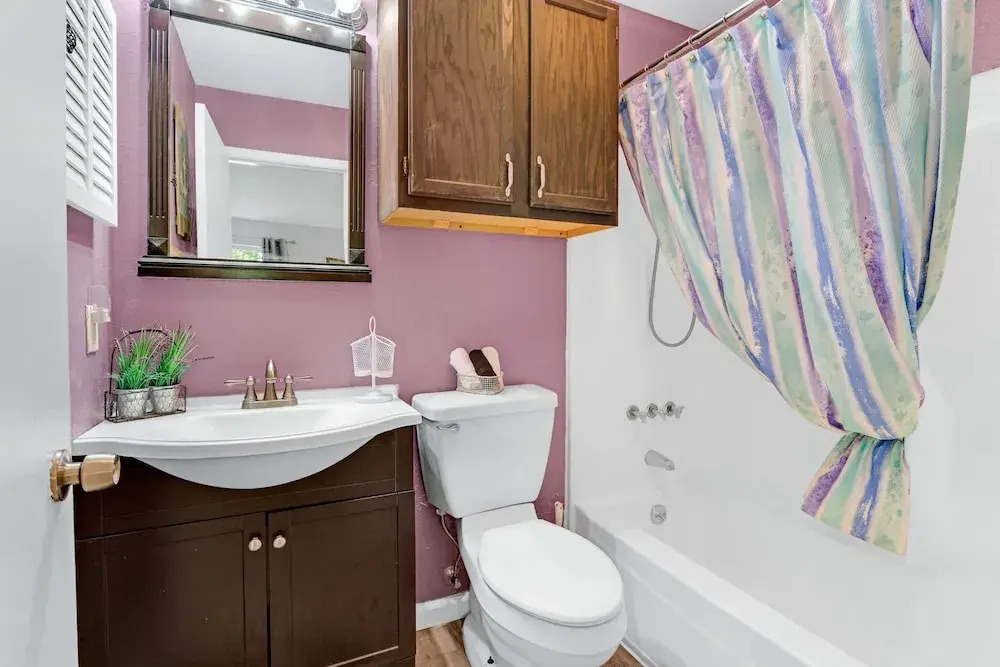 Charming Lakeside Condo - Moments to Lake Fun