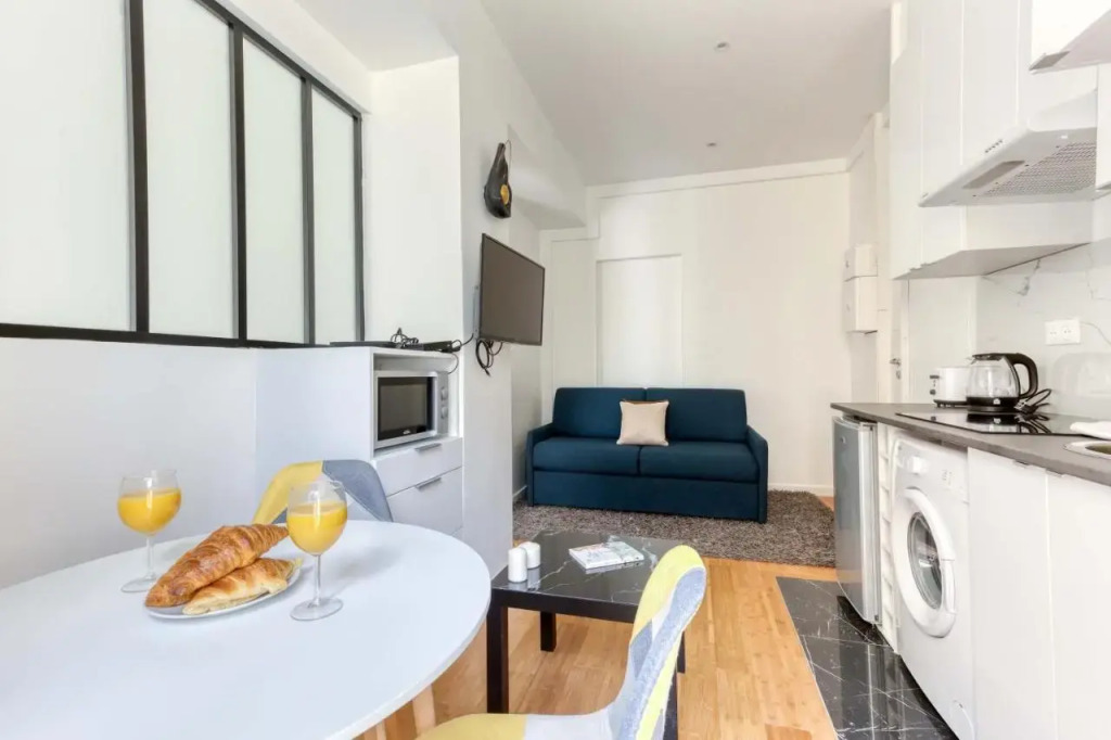 New Large Studio in the Heart of Paris 12
