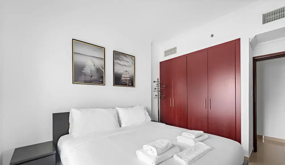 WelHome - Stunning High-Rise with Canal View Near MarinaMall