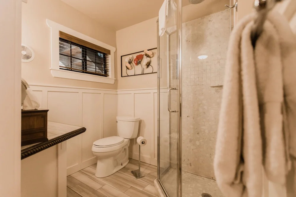 Highland Haven Creekside Inn