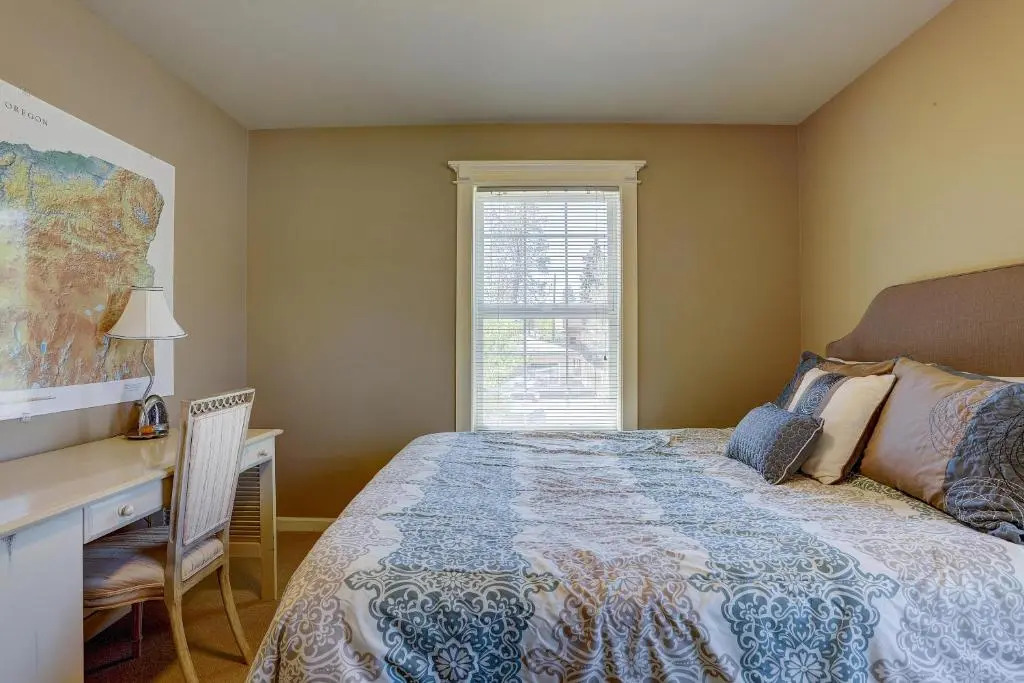 Westside Walkable-AC-3BR/2.5BA