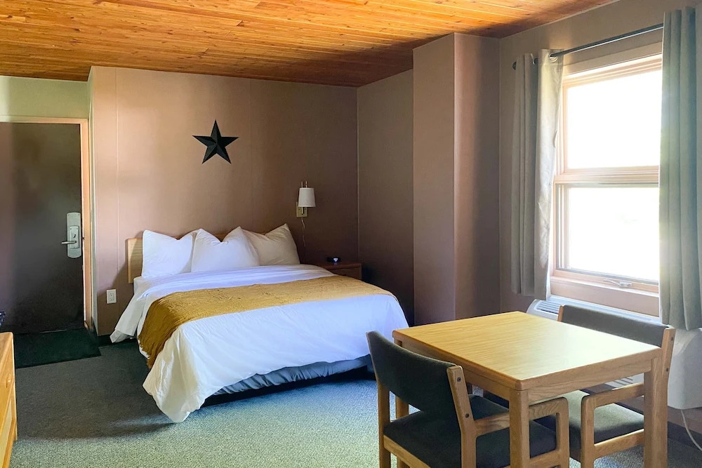 The Benson Motel - Benson, MN - US-12 HWY
