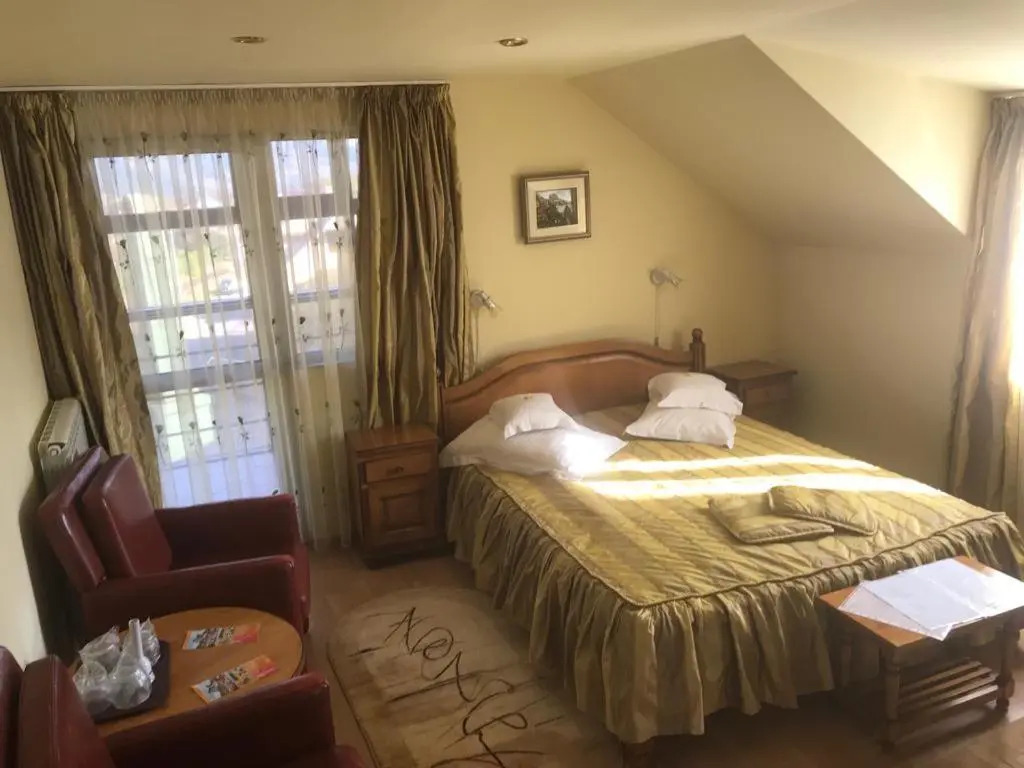 Hotel Cosmos