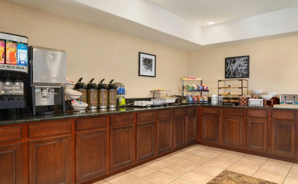 Country Inn & Suites by Radisson, Bloomington-Normal Airport, IL